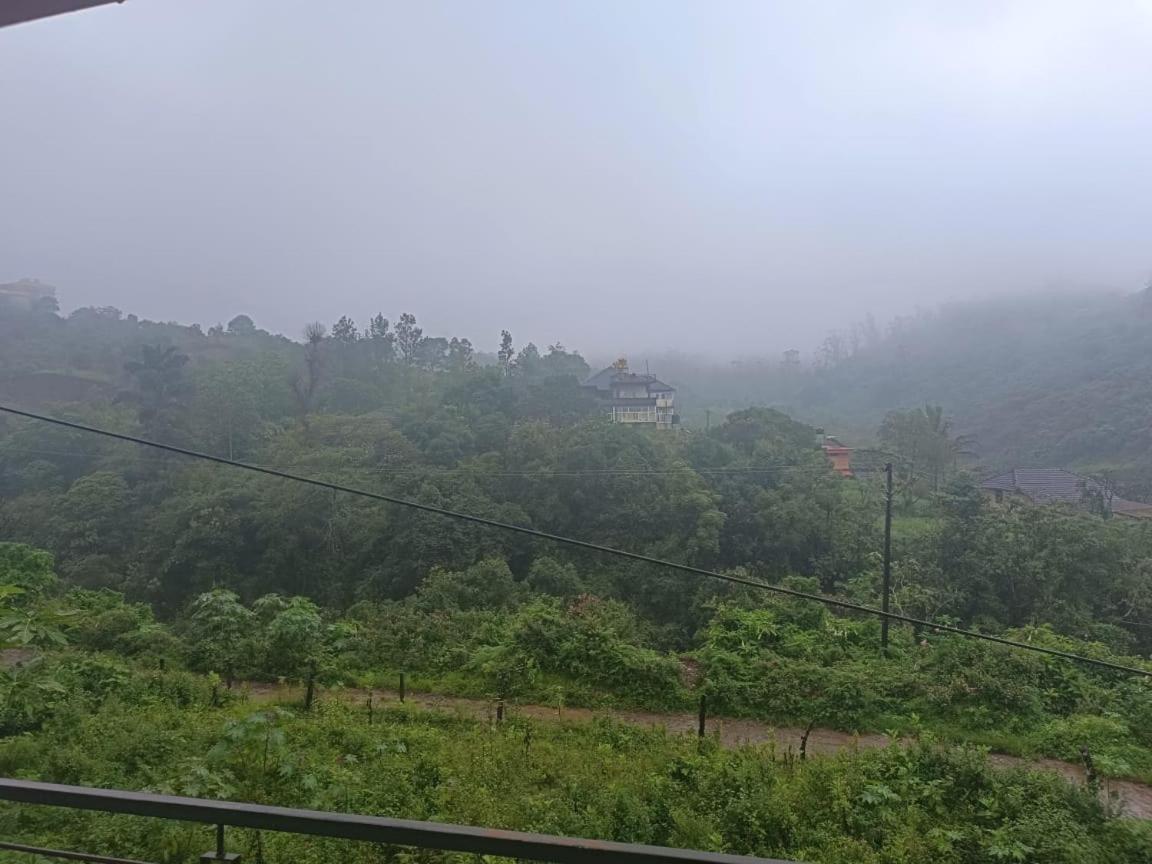 Snowdrop Inn Coorg Мадікері Номер фото